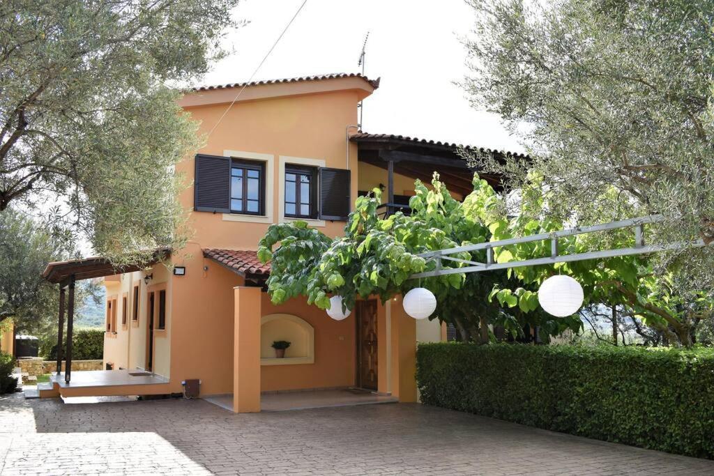 Ampelos Hillside Villa Акрата Екстериор снимка