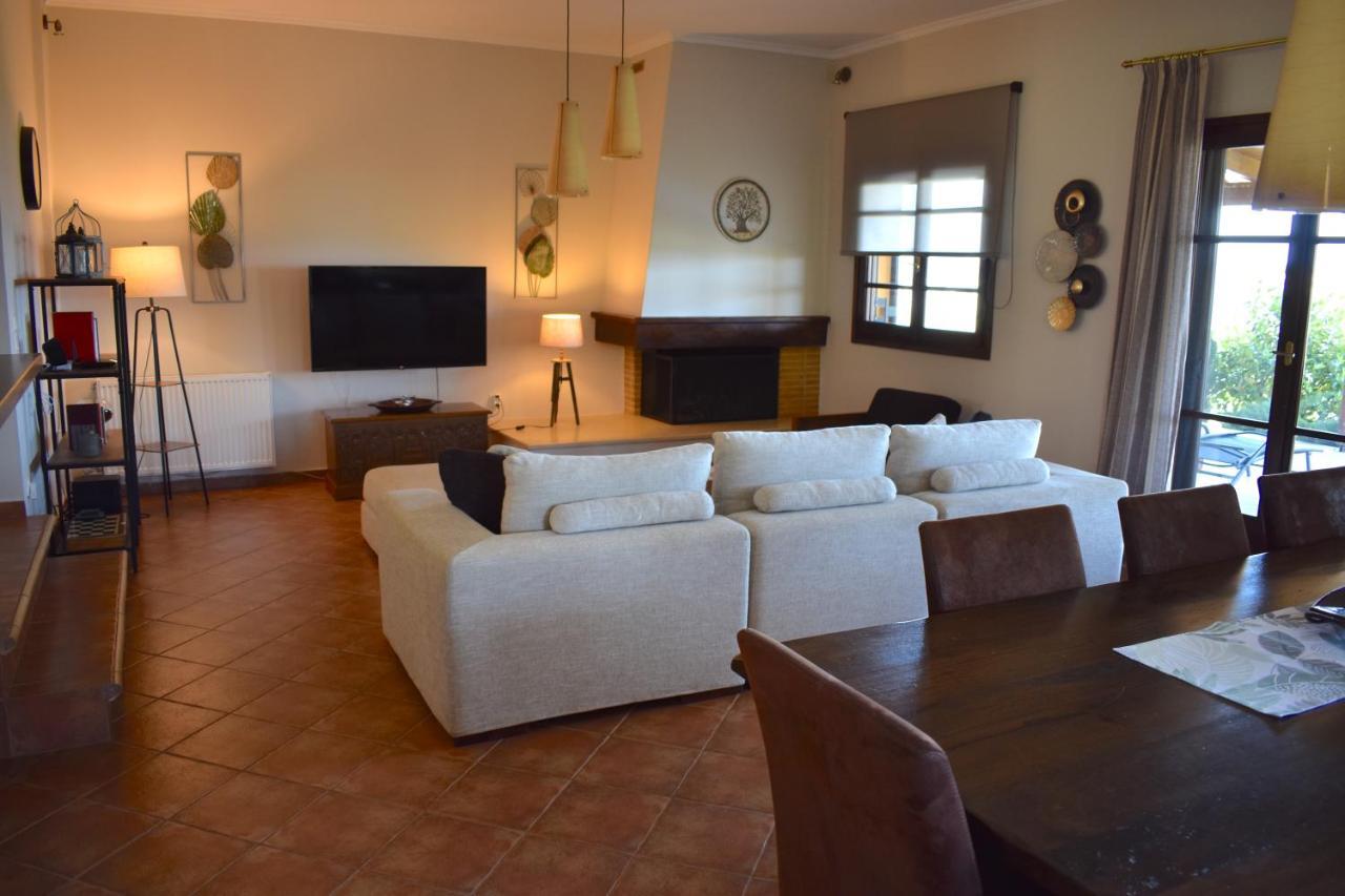 Ampelos Hillside Villa Акрата Екстериор снимка