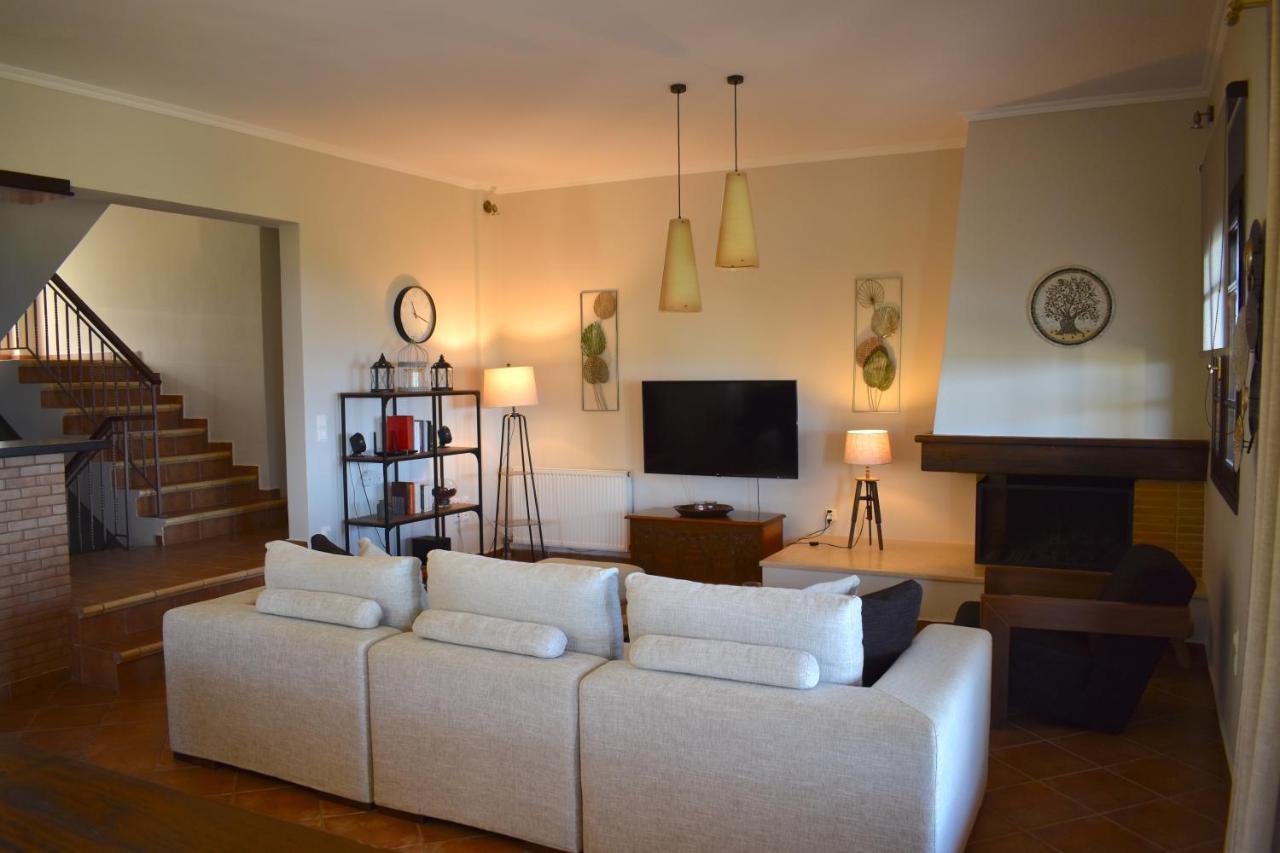 Ampelos Hillside Villa Акрата Екстериор снимка