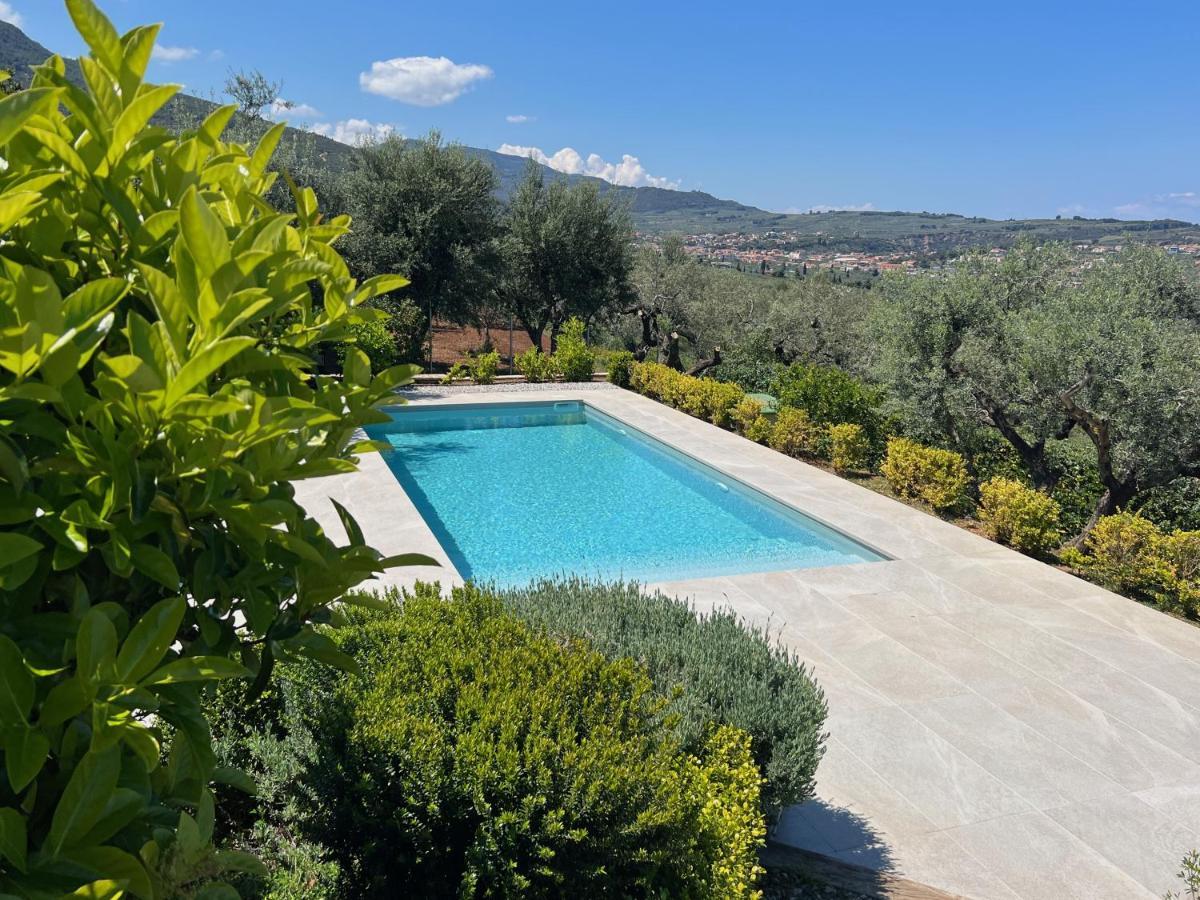 Ampelos Hillside Villa Акрата Екстериор снимка
